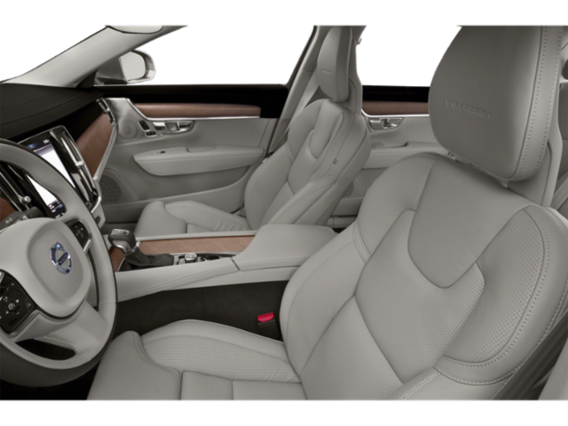 2018 Volvo S90 T6 Momentum photo 2
