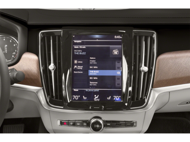2018 Volvo S90 T6 Momentum photo 3