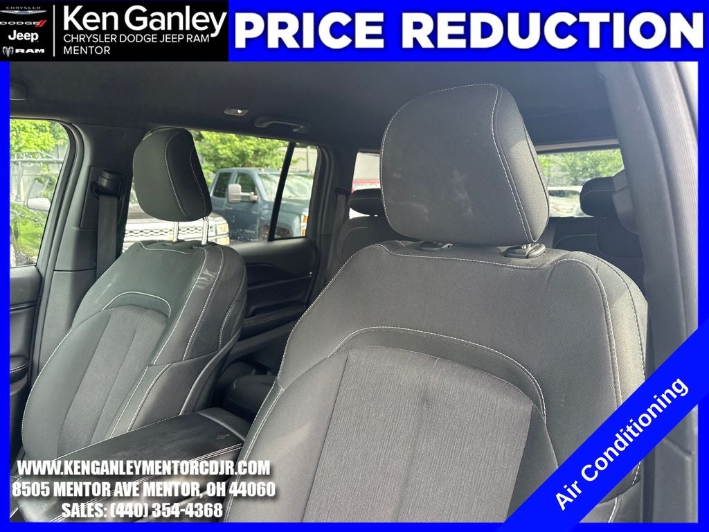 2025 Jeep Grand Cherokee Laredo 4x4