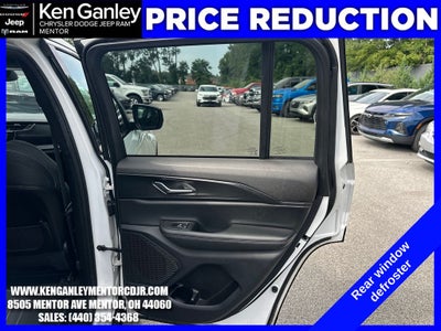 2025 Jeep Grand Cherokee Laredo 4x4