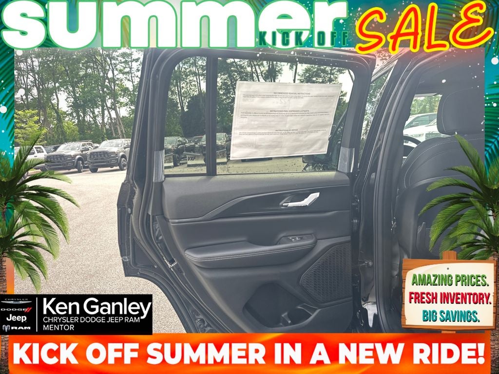 2026 Jeep Grand Cherokee GRAND CHEROKEE LAREDO X 4X4