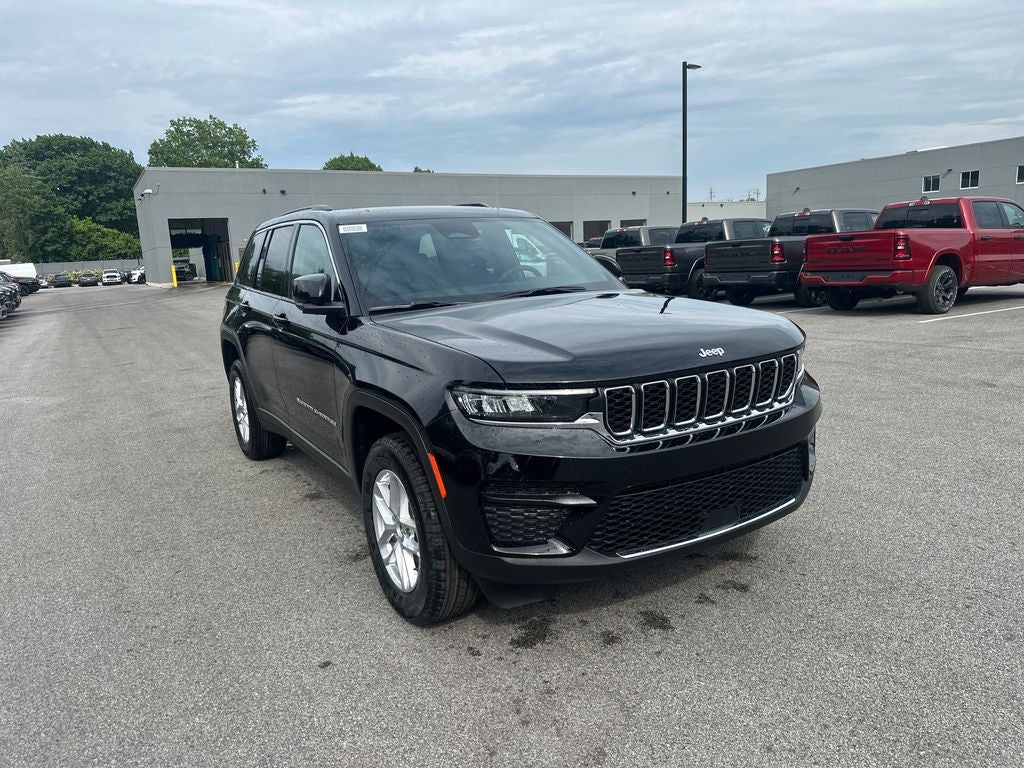 2026 Jeep Grand Cherokee GRAND CHEROKEE LAREDO X 4X4