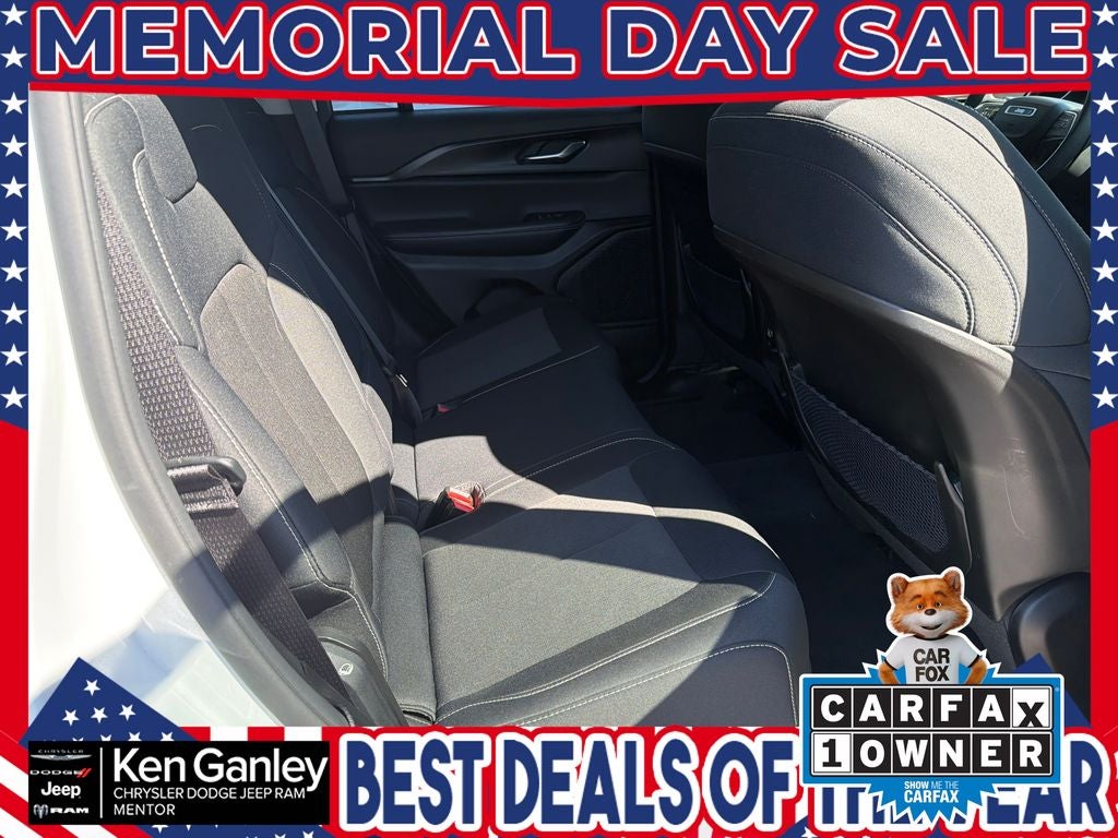 2023 Jeep Grand Cherokee Laredo 4x4