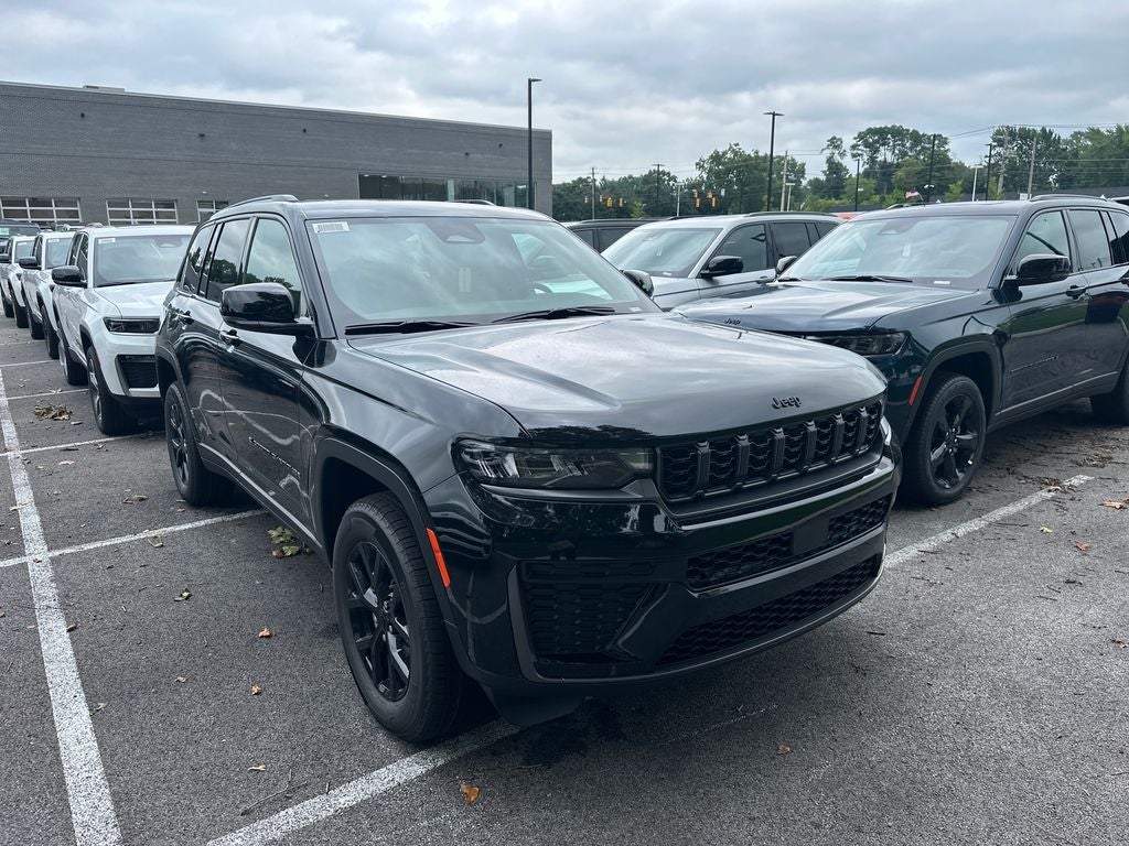 2026 Jeep Grand Cherokee GRAND CHEROKEE LAREDO ALTITUDE 4X4