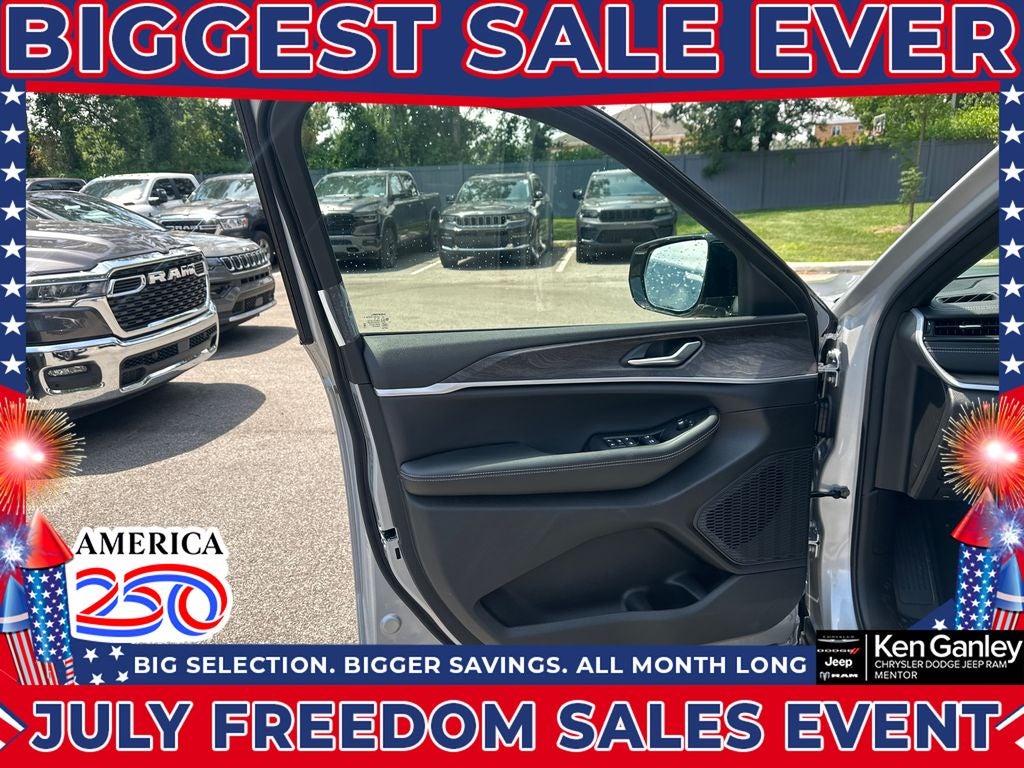2026 Jeep Grand Cherokee GRAND CHEROKEE LAREDO ALTITUDE 4X4