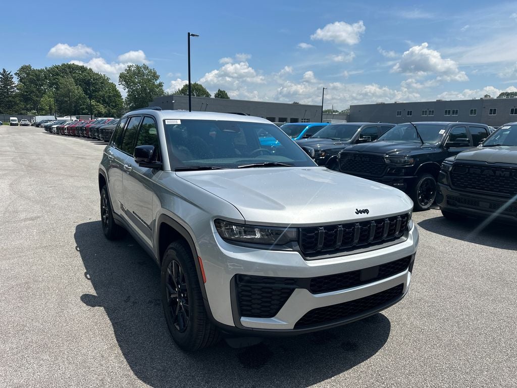 2026 Jeep Grand Cherokee GRAND CHEROKEE LAREDO ALTITUDE 4X4