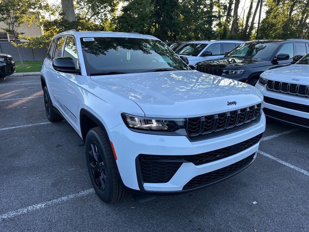 2026 Jeep Grand Cherokee GRAND CHEROKEE LAREDO ALTITUDE 4X4