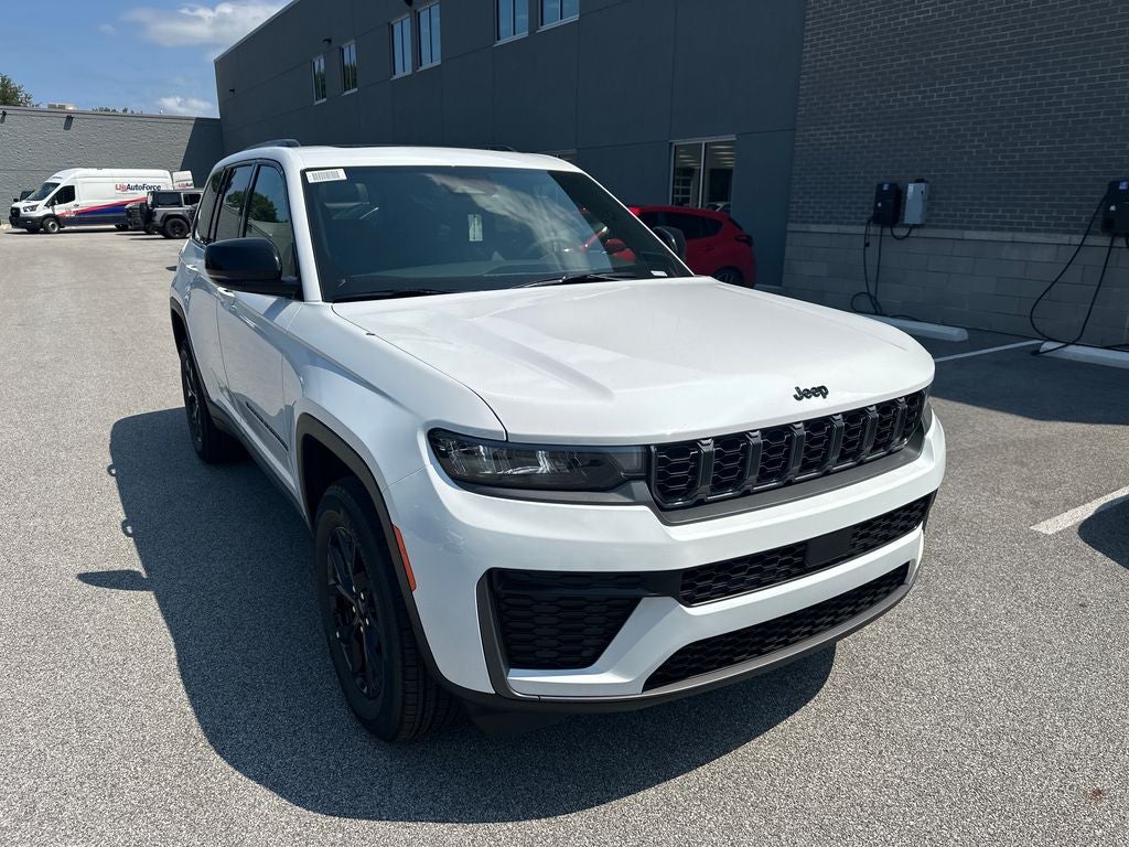 2026 Jeep Grand Cherokee GRAND CHEROKEE LAREDO ALTITUDE 4X4
