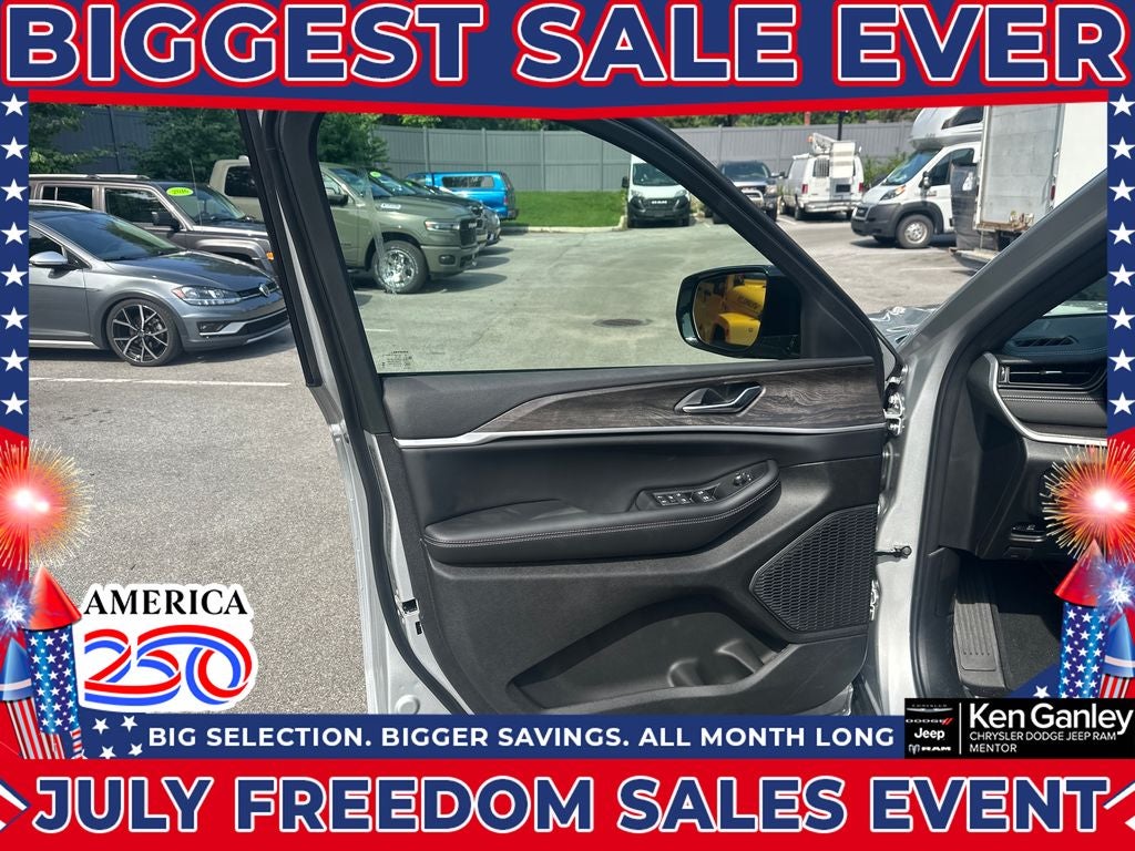 2026 Jeep Grand Cherokee GRAND CHEROKEE LAREDO ALTITUDE 4X4