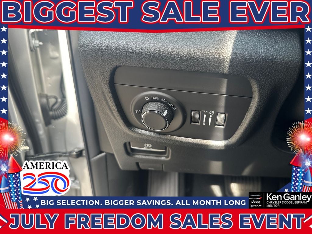 2026 Jeep Grand Cherokee GRAND CHEROKEE LAREDO ALTITUDE 4X4
