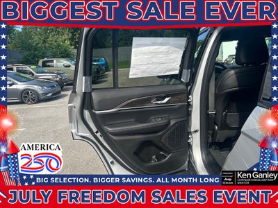 2026 Jeep Grand Cherokee GRAND CHEROKEE LAREDO ALTITUDE 4X4