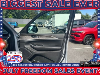 2026 Jeep Grand Cherokee GRAND CHEROKEE LAREDO ALTITUDE 4X4