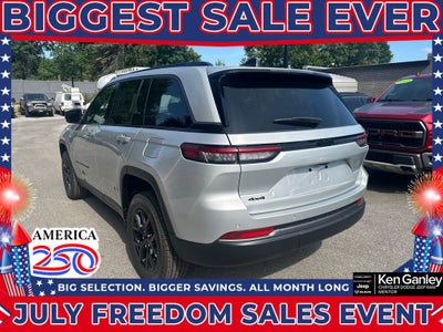 2026 Jeep Grand Cherokee GRAND CHEROKEE LAREDO ALTITUDE 4X4