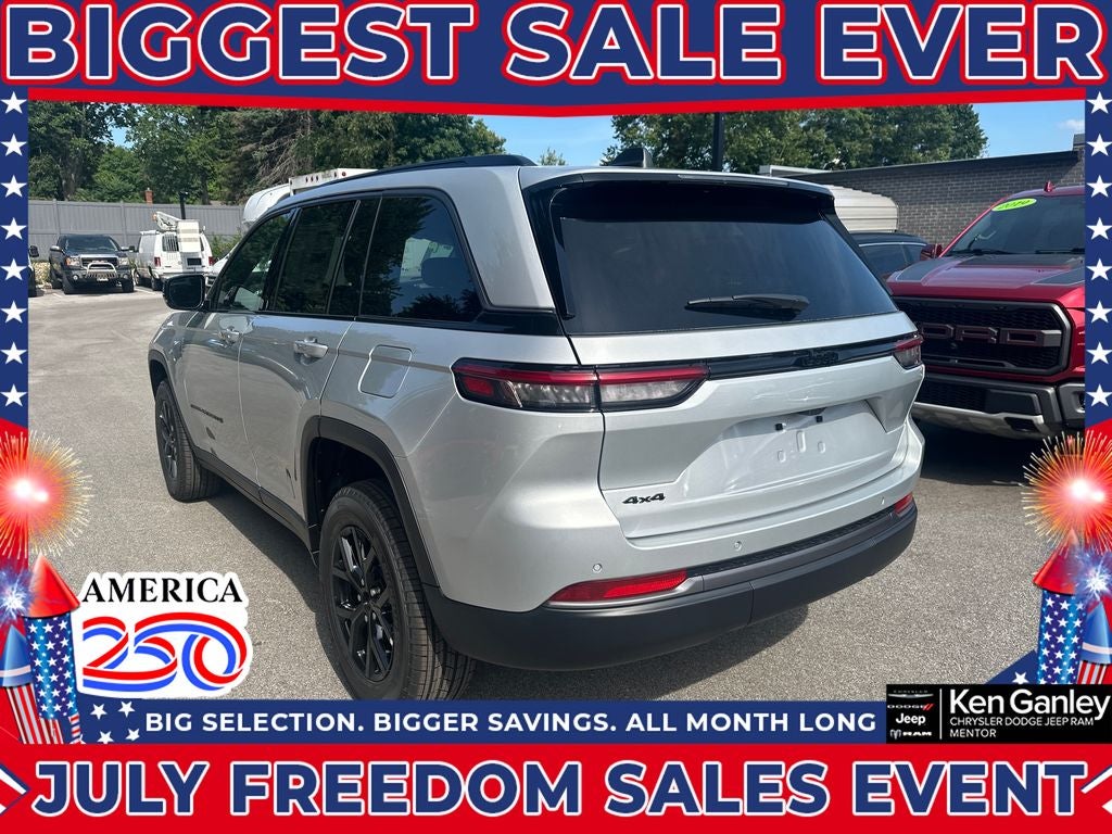2026 Jeep Grand Cherokee GRAND CHEROKEE LAREDO ALTITUDE 4X4