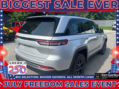 2026 Jeep Grand Cherokee GRAND CHEROKEE LAREDO ALTITUDE 4X4