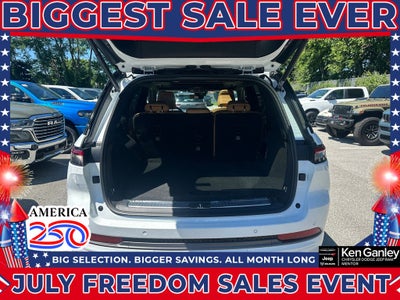 2026 Jeep Grand Cherokee GRAND CHEROKEE SUMMIT 4X4