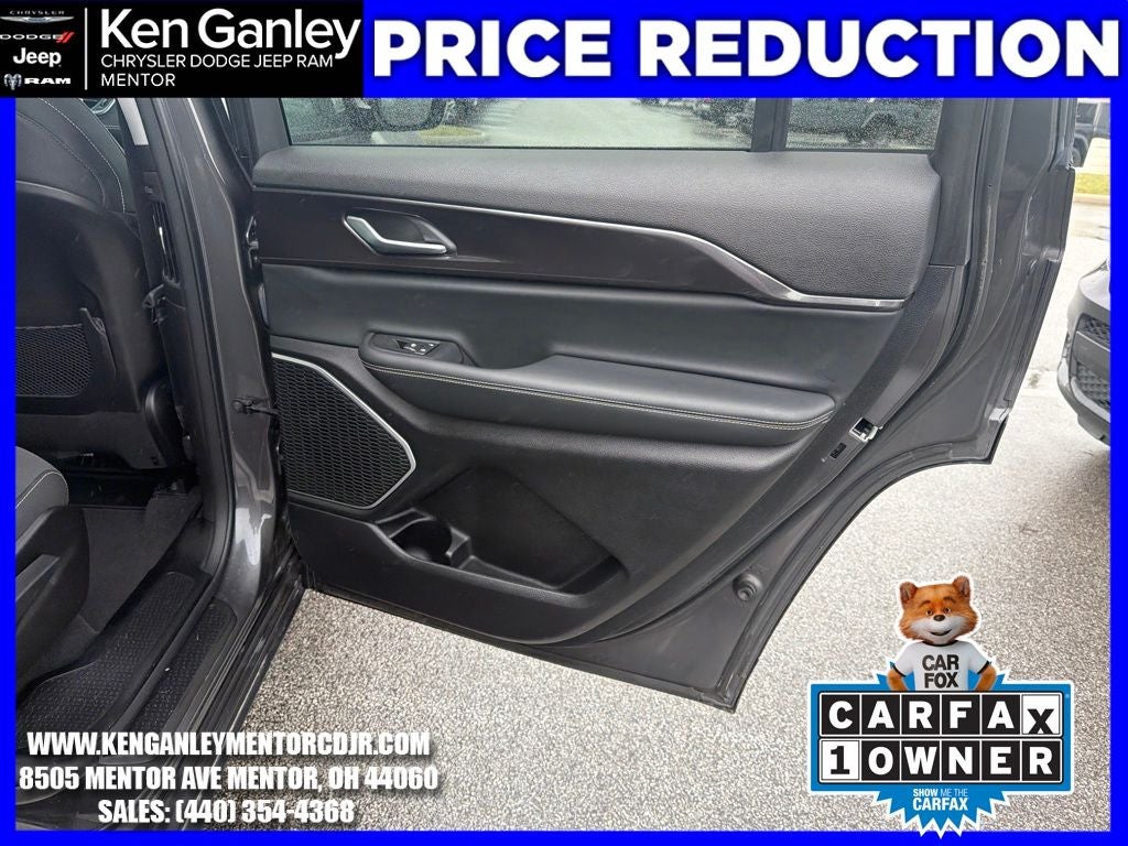 2022 Jeep Grand Cherokee L Laredo 4x4