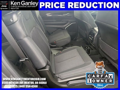 2022 Jeep Grand Cherokee L Laredo 4x4