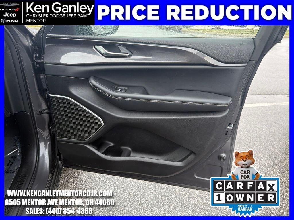 2022 Jeep Grand Cherokee L Laredo 4x4