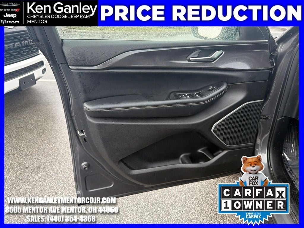 2022 Jeep Grand Cherokee L Laredo 4x4