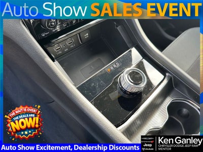 2025 Jeep Grand Cherokee GRAND CHEROKEE L LAREDO X 4X4