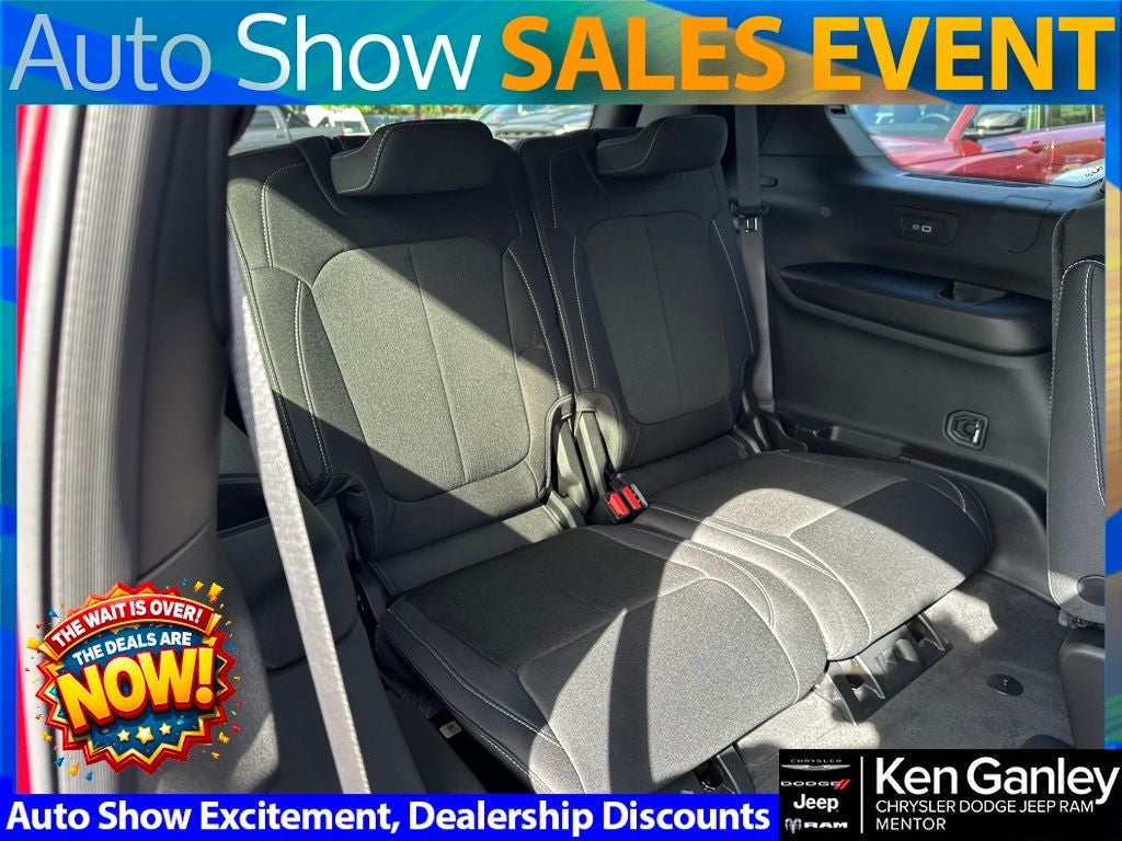 2025 Jeep Grand Cherokee GRAND CHEROKEE L LAREDO X 4X4