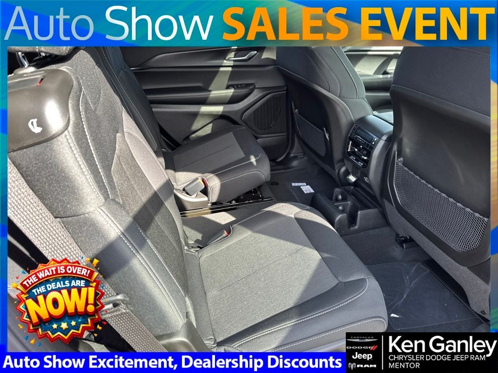 2025 Jeep Grand Cherokee GRAND CHEROKEE L LAREDO X 4X4