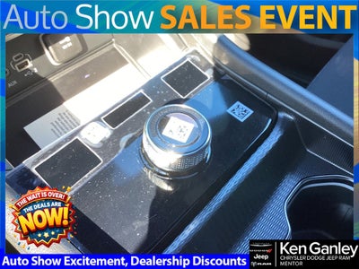 2025 Jeep Grand Cherokee GRAND CHEROKEE L LAREDO X 4X4