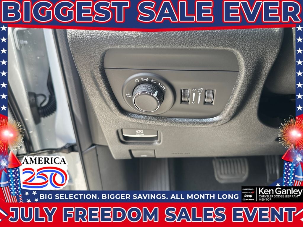 2026 Jeep Grand Cherokee GRAND CHEROKEE L LAREDO ALTITUDE 4X4