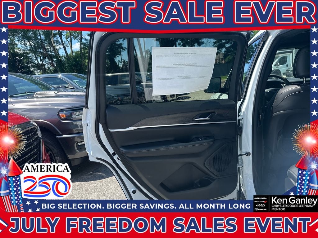 2026 Jeep Grand Cherokee GRAND CHEROKEE L LAREDO ALTITUDE 4X4