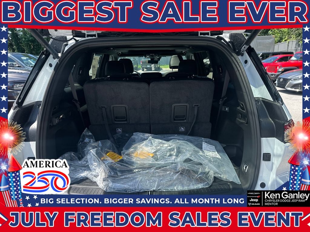 2026 Jeep Grand Cherokee GRAND CHEROKEE L LAREDO ALTITUDE 4X4