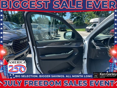 2026 Jeep Grand Cherokee GRAND CHEROKEE L LAREDO ALTITUDE 4X4