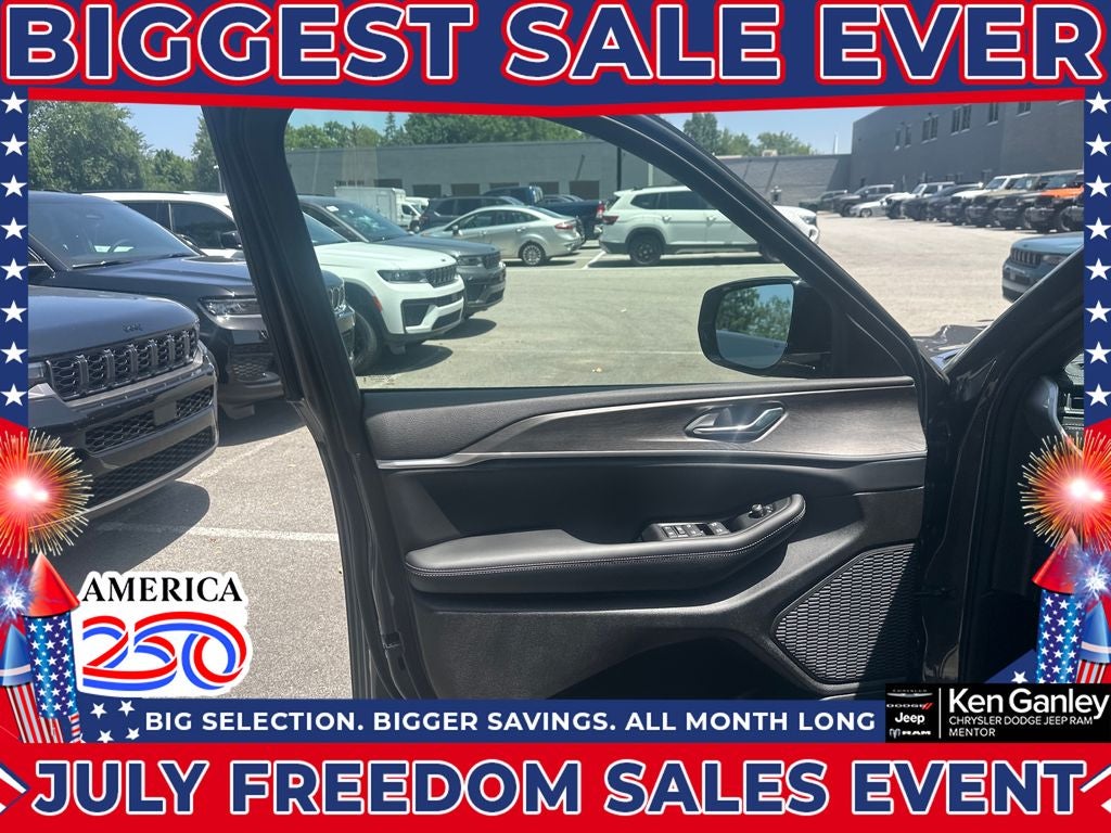 2026 Jeep Grand Cherokee GRAND CHEROKEE L LAREDO ALTITUDE 4X4