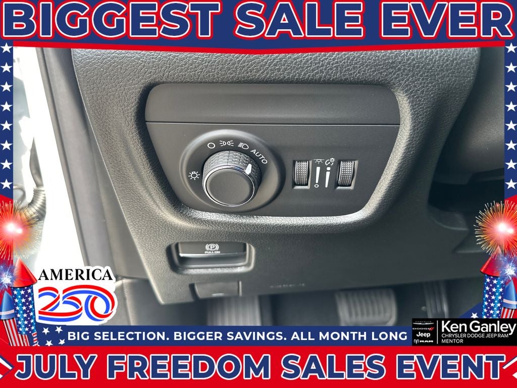 2026 Jeep Grand Cherokee GRAND CHEROKEE L LAREDO ALTITUDE 4X4