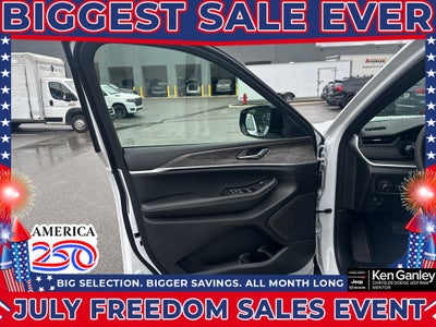 2026 Jeep Grand Cherokee GRAND CHEROKEE L LAREDO ALTITUDE 4X4