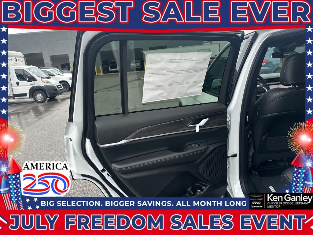 2026 Jeep Grand Cherokee GRAND CHEROKEE L LAREDO ALTITUDE 4X4