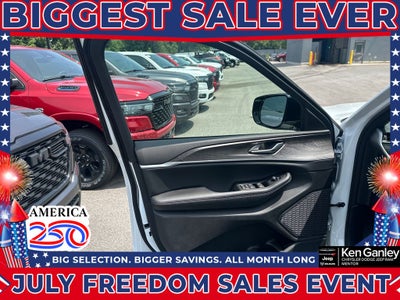 2026 Jeep Grand Cherokee GRAND CHEROKEE L LAREDO ALTITUDE 4X4
