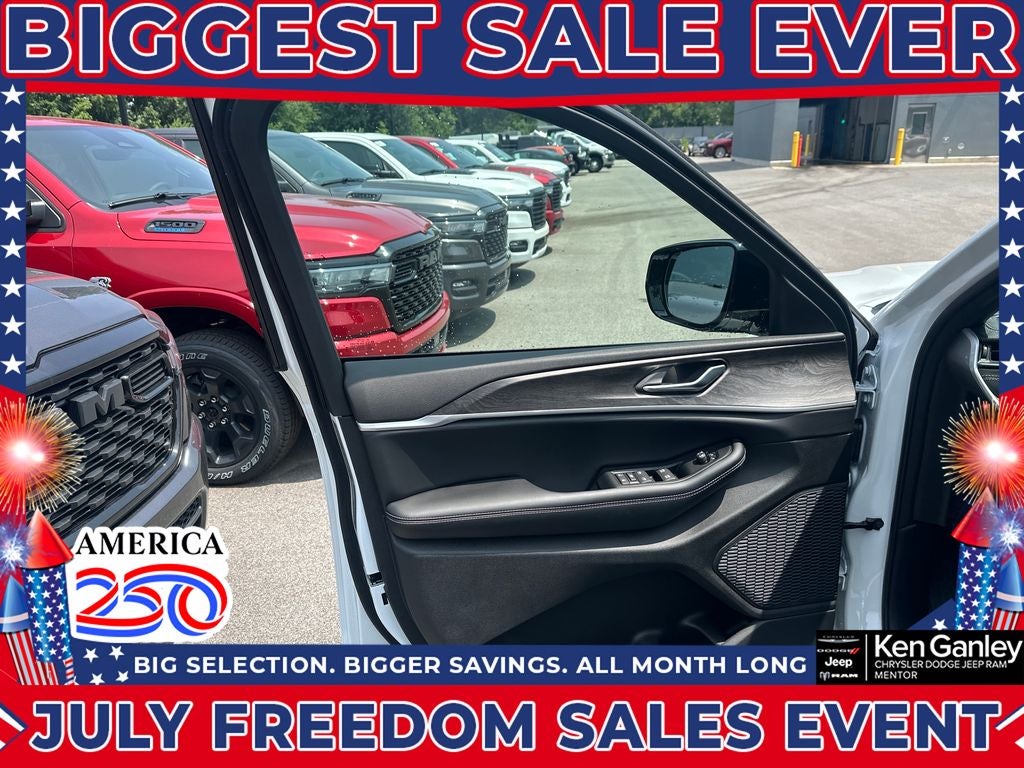 2026 Jeep Grand Cherokee GRAND CHEROKEE L LAREDO ALTITUDE 4X4