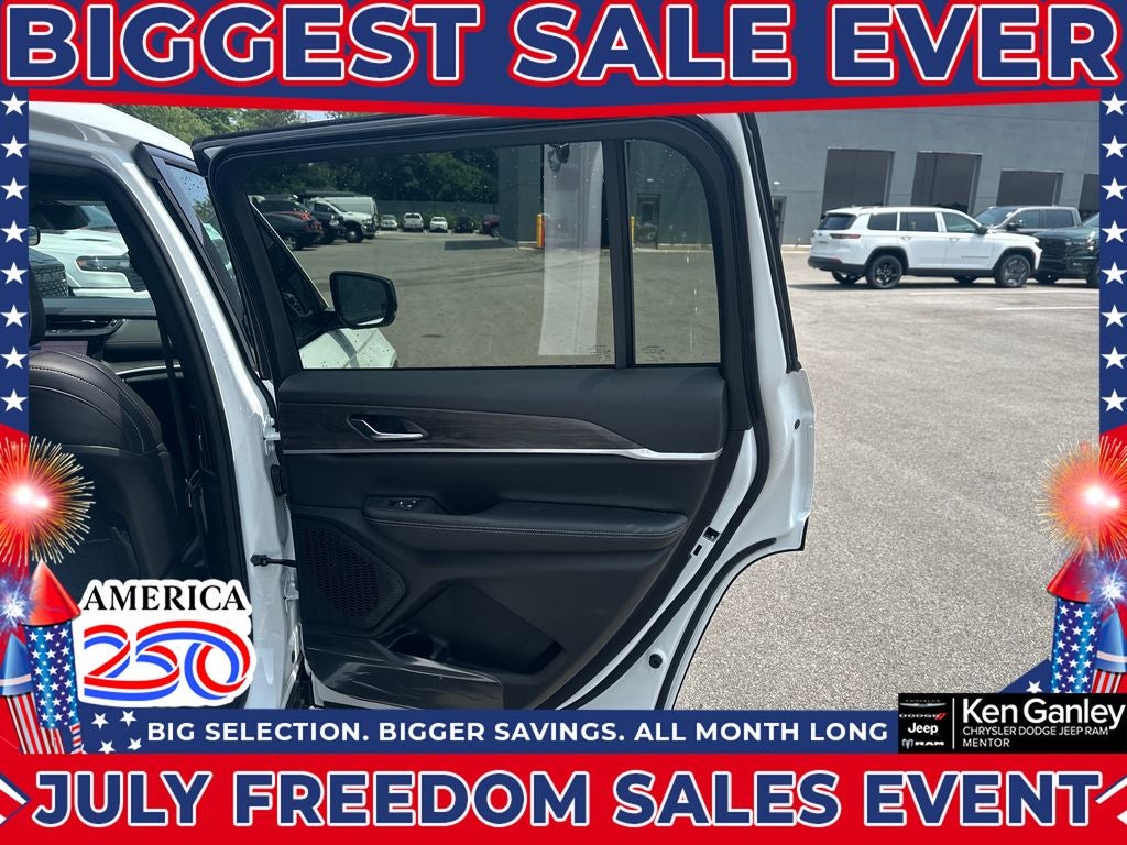 2026 Jeep Grand Cherokee GRAND CHEROKEE L LAREDO ALTITUDE 4X4