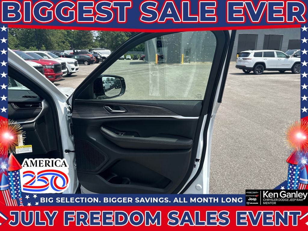2026 Jeep Grand Cherokee GRAND CHEROKEE L LAREDO ALTITUDE 4X4