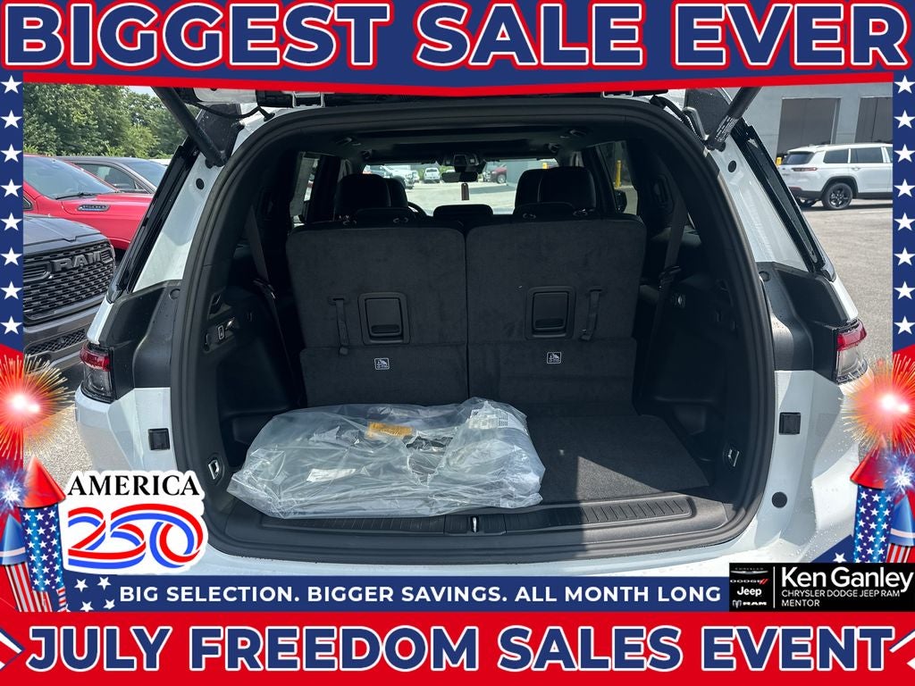 2026 Jeep Grand Cherokee GRAND CHEROKEE L LAREDO ALTITUDE 4X4