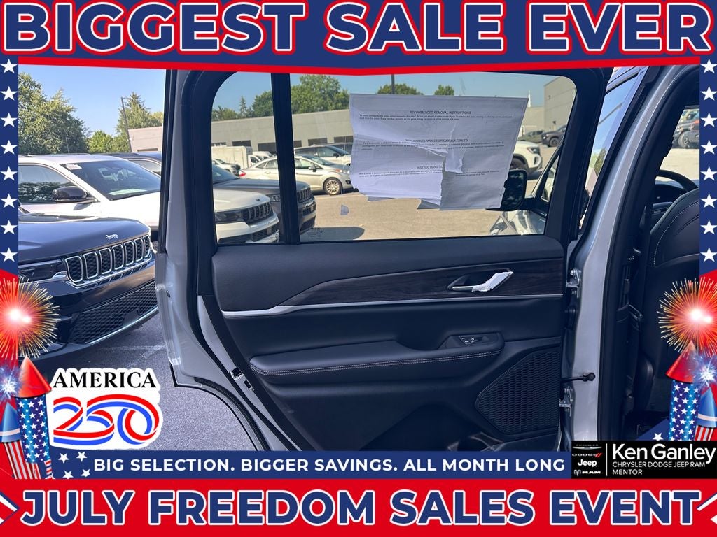 2026 Jeep Grand Cherokee GRAND CHEROKEE L LAREDO ALTITUDE 4X4