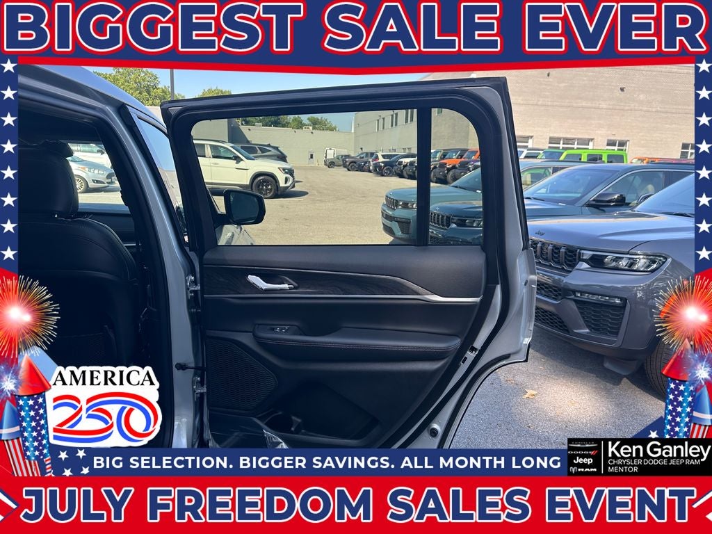 2026 Jeep Grand Cherokee GRAND CHEROKEE L LAREDO ALTITUDE 4X4