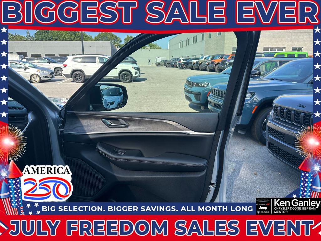 2026 Jeep Grand Cherokee GRAND CHEROKEE L LAREDO ALTITUDE 4X4