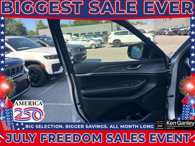 2026 Jeep Grand Cherokee GRAND CHEROKEE L LAREDO ALTITUDE 4X4