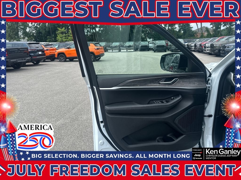2026 Jeep Grand Cherokee GRAND CHEROKEE L LAREDO ALTITUDE 4X4