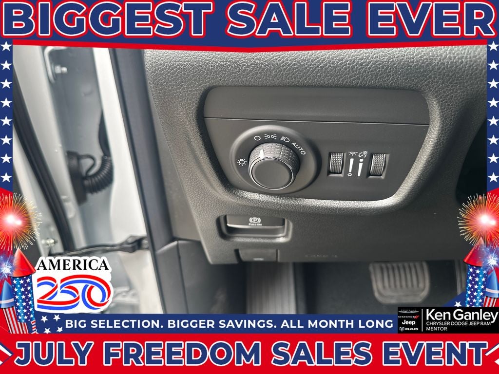 2026 Jeep Grand Cherokee GRAND CHEROKEE L LAREDO ALTITUDE 4X4