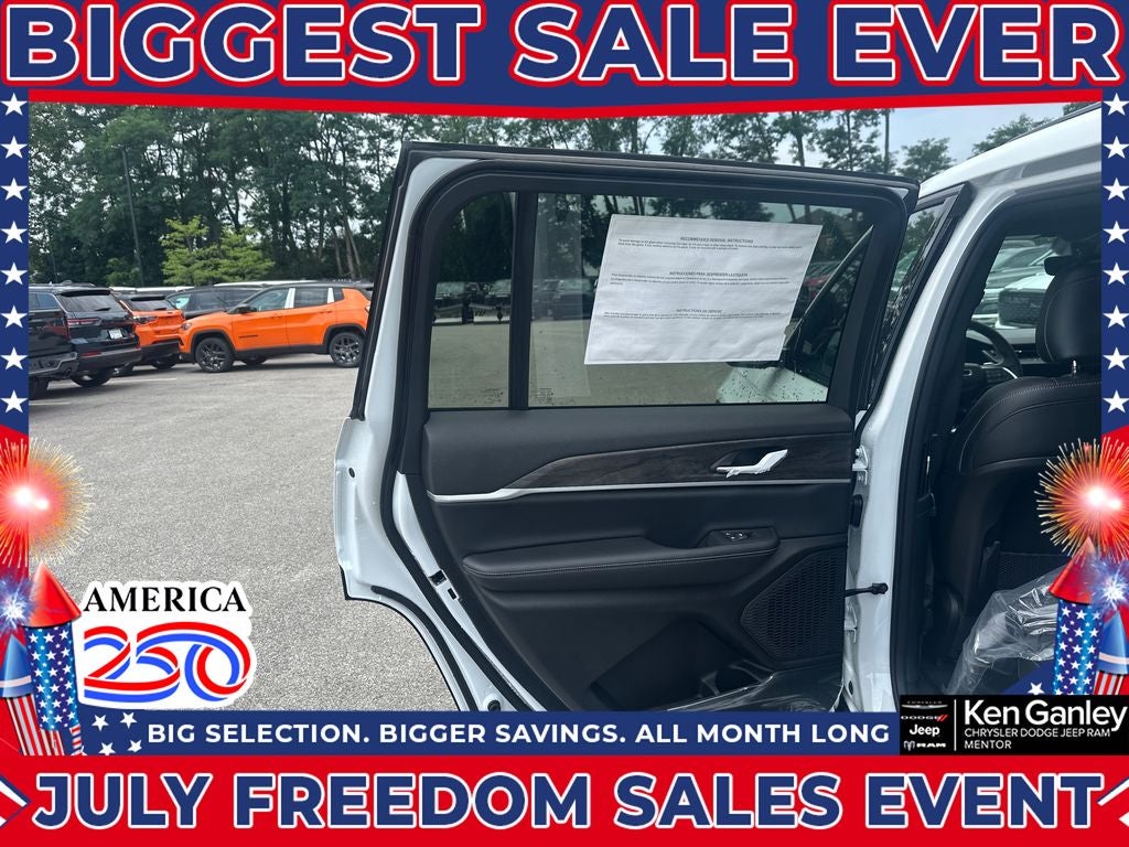 2026 Jeep Grand Cherokee GRAND CHEROKEE L LAREDO ALTITUDE 4X4