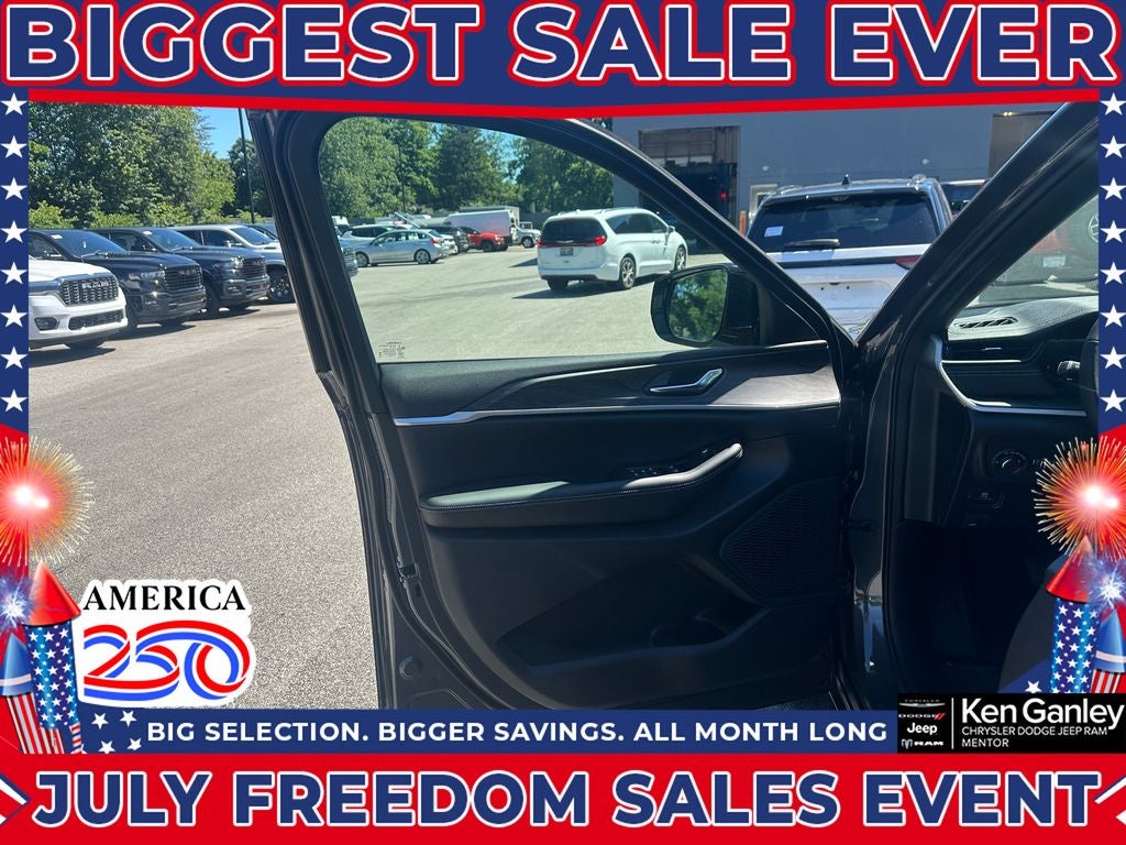 2026 Jeep Grand Cherokee GRAND CHEROKEE L LAREDO ALTITUDE 4X4