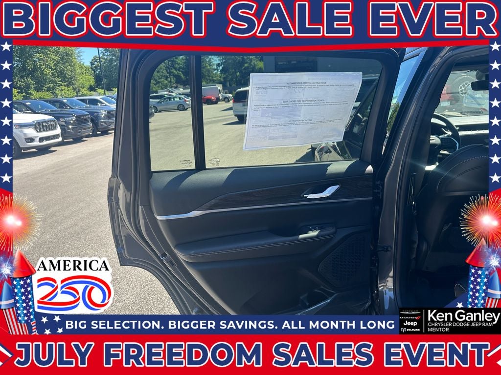 2026 Jeep Grand Cherokee GRAND CHEROKEE L LAREDO ALTITUDE 4X4